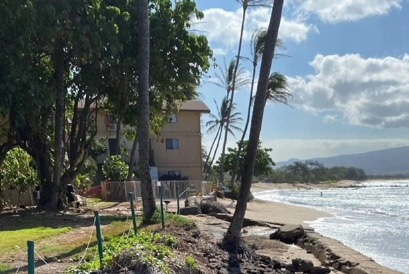 Kanai A Nalu 117 Has Rare Double Sized Lanai, Central Air, 3 Tv'S, Sleep #S Adjustable King, Children'S Stroller, Crib, Pac-N-Play, Games, Washer, Dryer, Boogie Boards, Snorkel Gear, Sand Chairs, Steps To Sugar Beach Wailuku Apartment