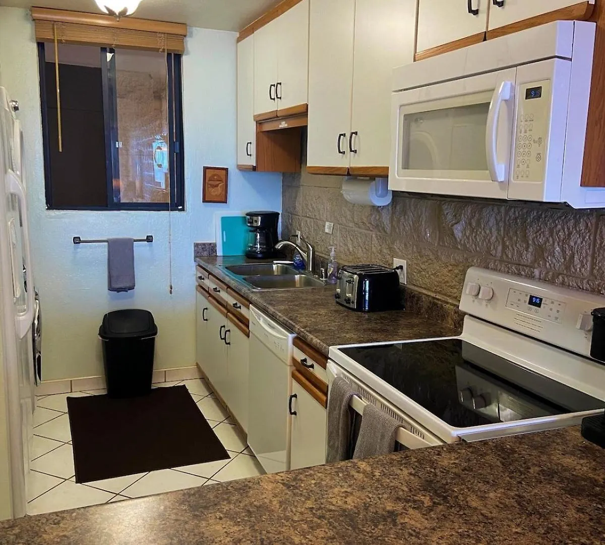Apartment Kanai A Nalu 117 Has Rare Double Sized Lanai, Central Air, 3 Tv'S, Sleep #S Adjustable King, Children'S Stroller, Crib, Pac-N-Play, Games, Washer, Dryer, Boogie Boards, Snorkel Gear, Sand Chairs, Steps To Sugar Beach Wailuku United States